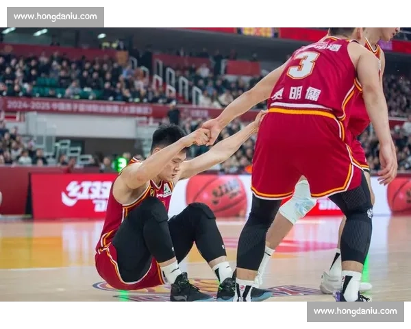 昨日篮球赛精彩回顾：激烈对决引爆全场，最后时刻逆转定胜负 - 副本 - 副本 - 副本