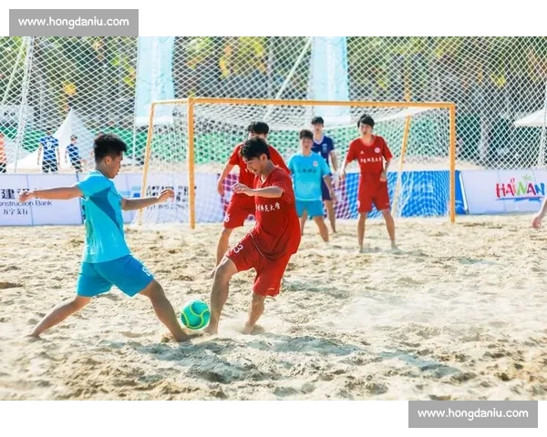 激情海岸线上的沙滩足球魅力与技巧全面解析与发展趋势探索 激情海岸线上的沙滩足球魅力与技巧全面解析与发展趋势探索